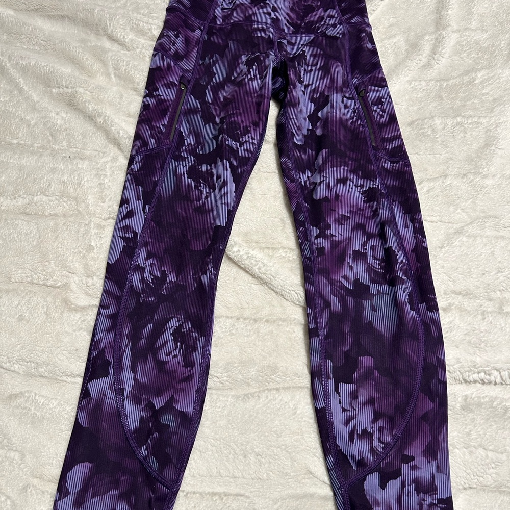 Athleta 25” size xs Floral Purple Leggings
